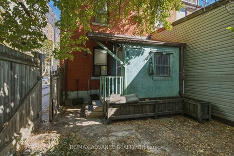 Photo 41 at 82A Augusta Avenue, Chinatown, Toronto