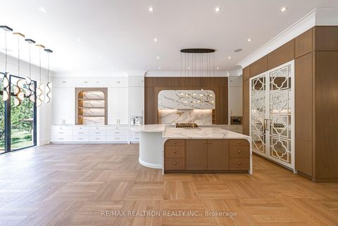 Photo 10 at 28 Scott Drive, South Richvale, Richmond Hill