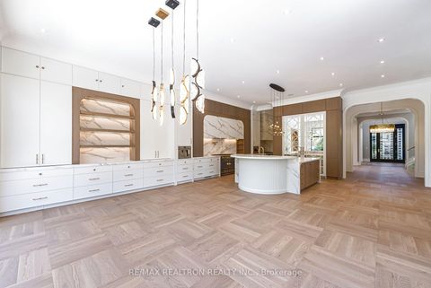 Photo 11 at 28 Scott Drive, South Richvale, Richmond Hill