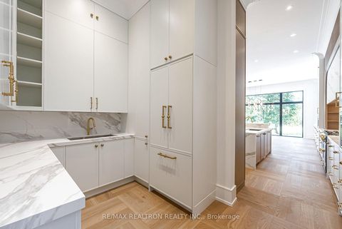 Photo 15 at 28 Scott Drive, South Richvale, Richmond Hill