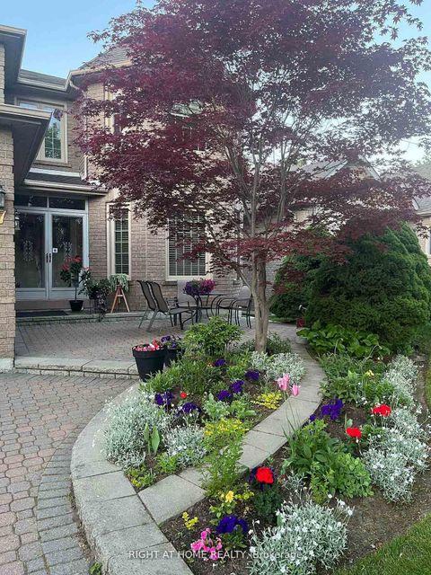 Photo 3 at 27 Addison Street, North Richvale, Richmond Hill