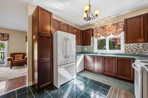 Photo 11 at 93 Velmar Drive, East Woodbridge, Vaughan
