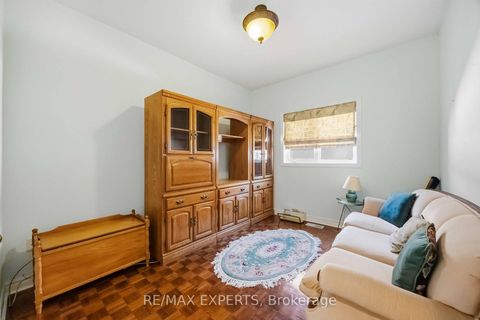 Photo 14 at 93 Velmar Drive, East Woodbridge, Vaughan