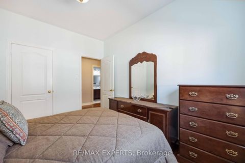 Photo 16 at 93 Velmar Drive, East Woodbridge, Vaughan