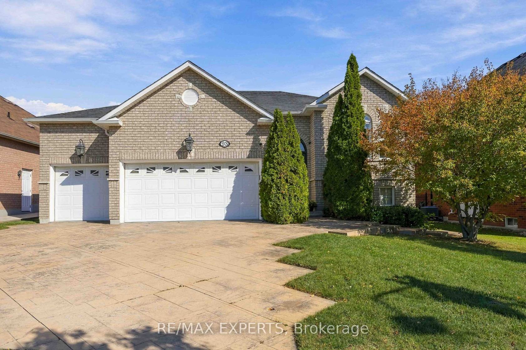 93 Velmar Drive, East Woodbridge, Vaughan photo number 2