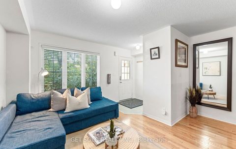 Photo 4 at 33 Sergio Marchi Street, CFB, Toronto