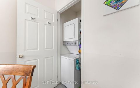 Photo 10 at 33 Sergio Marchi Street, CFB, Toronto