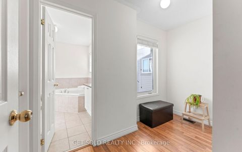 Photo 21 at 33 Sergio Marchi Street, CFB, Toronto