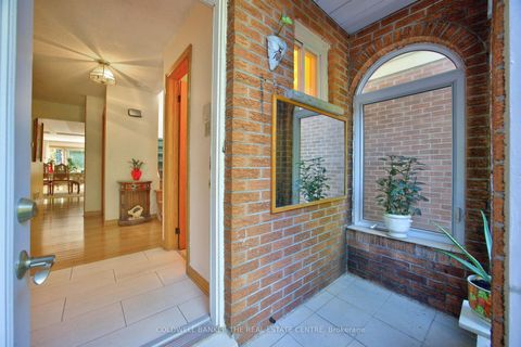 Photo 2 at 15 Craiglee Drive, Cliffside, Toronto