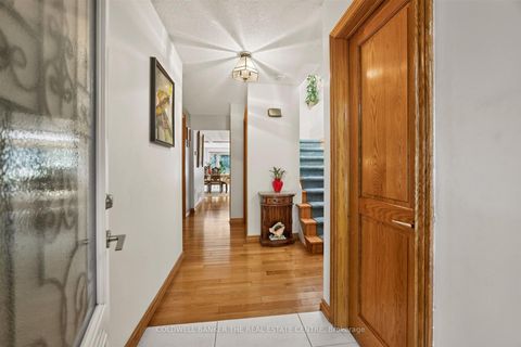 Photo 3 at 15 Craiglee Drive, Cliffside, Toronto