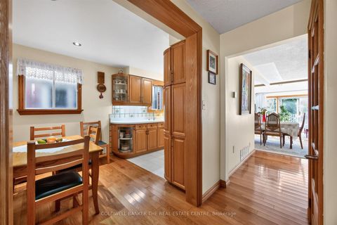 Photo 6 at 15 Craiglee Drive, Cliffside, Toronto