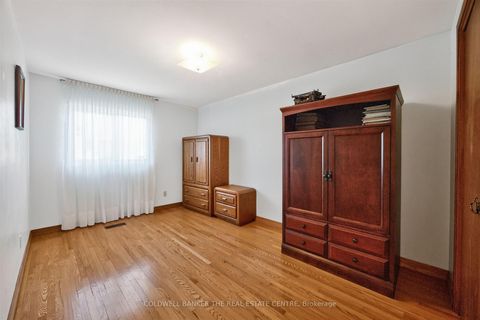 Photo 27 at 15 Craiglee Drive, Cliffside, Toronto