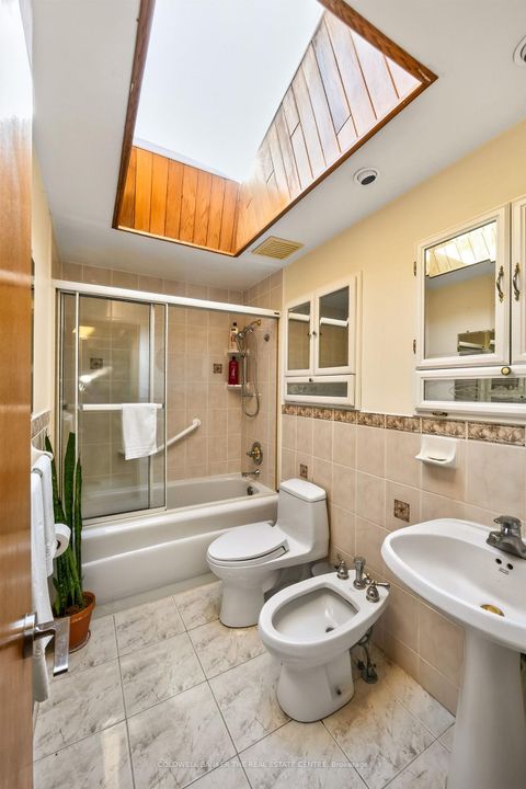 Photo 28 at 15 Craiglee Drive, Cliffside, Toronto