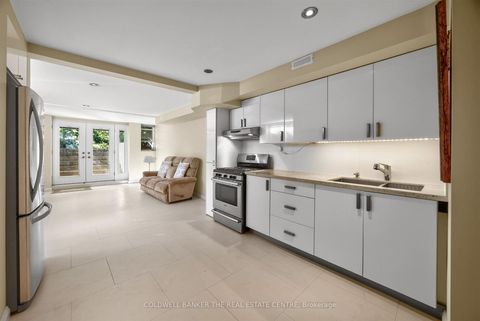 Photo 31 at 15 Craiglee Drive, Cliffside, Toronto