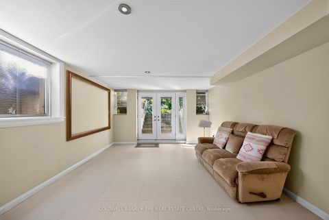 Photo 33 at 15 Craiglee Drive, Cliffside, Toronto