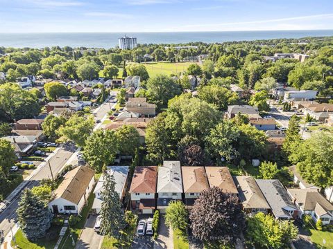 Photo 41 at 15 Craiglee Drive, Cliffside, Toronto