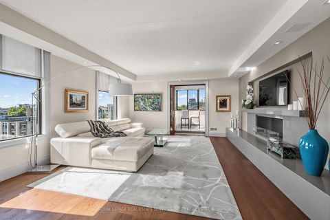 Photo 8 at 8 - 423 Avenue Road, St. Clair, Toronto