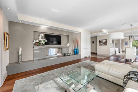 Photo 11 at 8 - 423 Avenue Road, St. Clair, Toronto