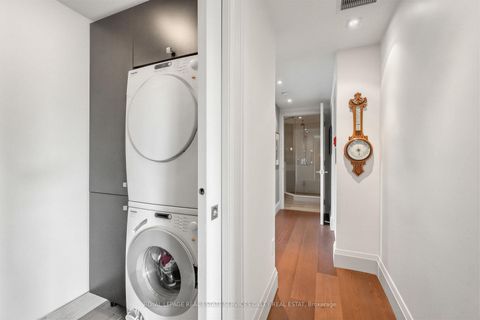 Photo 20 at 8 - 423 Avenue Road, St. Clair, Toronto