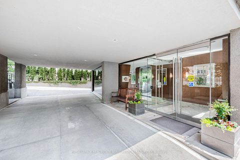 Photo 26 at 8 - 423 Avenue Road, St. Clair, Toronto
