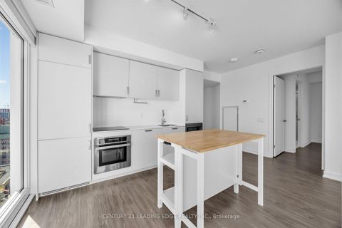 Photo 8 at 1602 - 88 Queen Street E, Yonge Corridor, Toronto