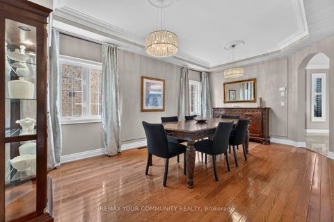 Photo 5 at 38 Dimarino Drive, Patterson, Vaughan