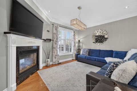 Photo 8 at 38 Dimarino Drive, Patterson, Vaughan