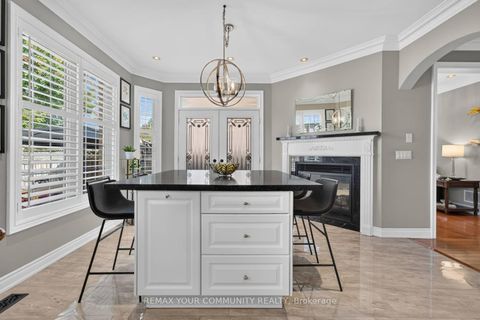 Photo 12 at 38 Dimarino Drive, Patterson, Vaughan