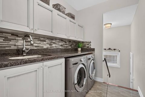 Photo 17 at 38 Dimarino Drive, Patterson, Vaughan