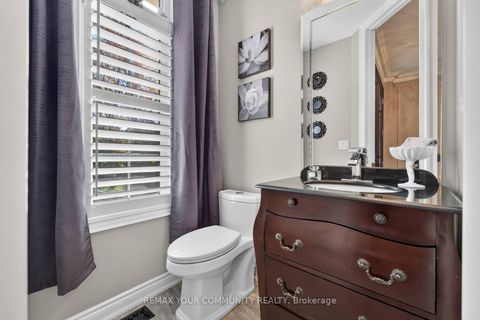 Photo 18 at 38 Dimarino Drive, Patterson, Vaughan