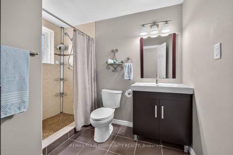 Photo 36 at 38 Dimarino Drive, Patterson, Vaughan