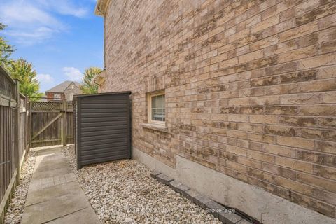 Photo 43 at 38 Dimarino Drive, Patterson, Vaughan