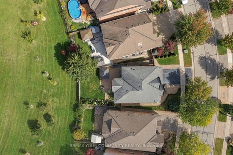 Photo 46 at 38 Dimarino Drive, Patterson, Vaughan