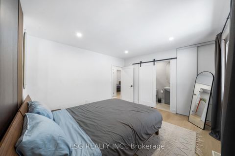 Photo 16 at 26 Grangemill Crescent, Don Mills, Toronto