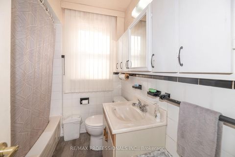 Photo 11 at 79 Silverhill Drive, City Centre West, Toronto