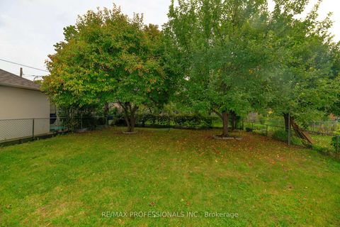 Photo 19 at 79 Silverhill Drive, City Centre West, Toronto