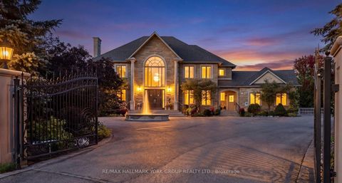 Photo 2 at 106 Abbruzze Court, Kleinburg, Vaughan