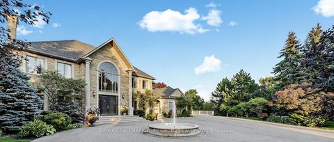 Photo 3 at 106 Abbruzze Court, Kleinburg, Vaughan