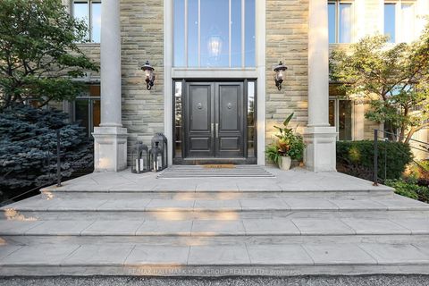Photo 4 at 106 Abbruzze Court, Kleinburg, Vaughan