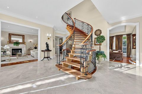 Photo 7 at 106 Abbruzze Court, Kleinburg, Vaughan