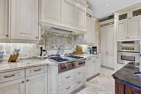 Photo 10 at 106 Abbruzze Court, Kleinburg, Vaughan