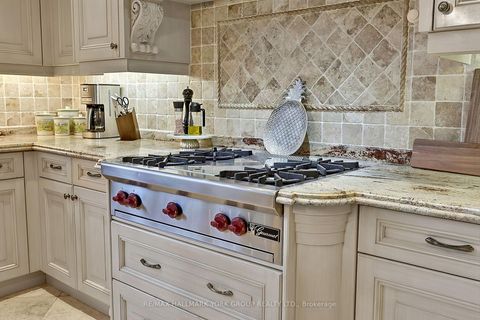 Photo 11 at 106 Abbruzze Court, Kleinburg, Vaughan