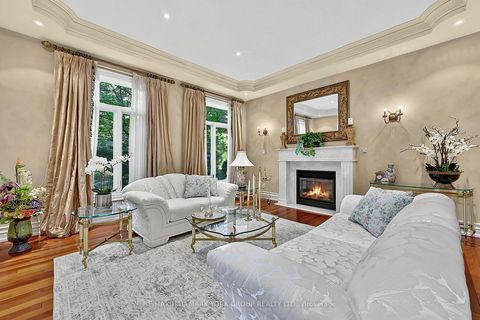 Photo 12 at 106 Abbruzze Court, Kleinburg, Vaughan