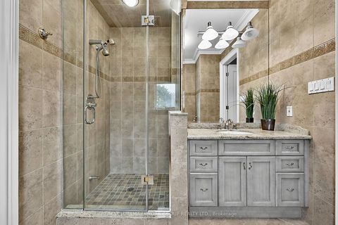 Photo 35 at 106 Abbruzze Court, Kleinburg, Vaughan