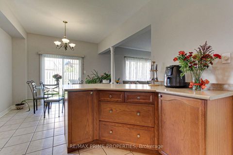Photo 7 at 64 Ian Drive, Keswick South, Georgina