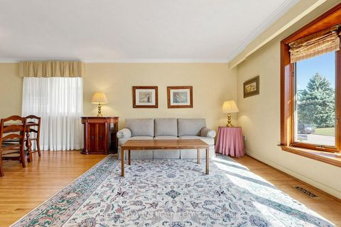 Photo 3 at 369 Osiris Drive, Crosby, Richmond Hill