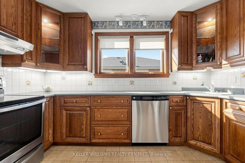Photo 9 at 369 Osiris Drive, Crosby, Richmond Hill