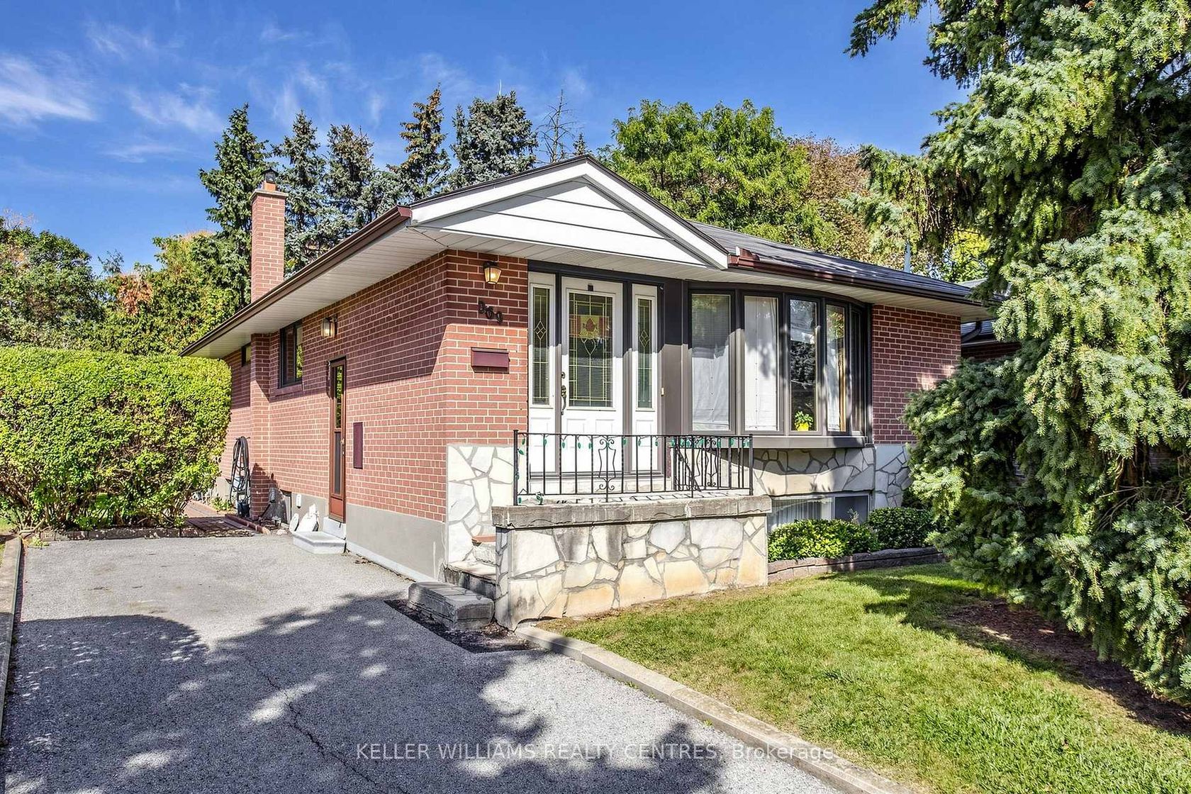 369 Osiris Drive, Crosby, Richmond Hill photo number 2