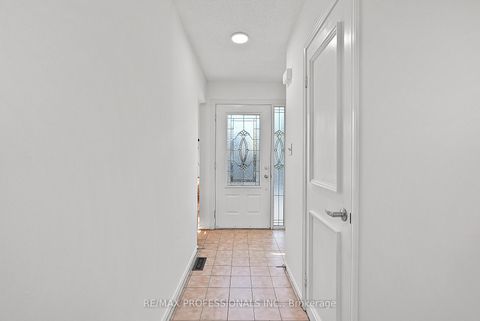 Photo 4 at 43 Franca Crescent, Jamestown, Toronto