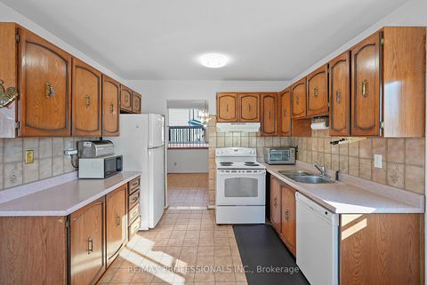 Photo 7 at 43 Franca Crescent, Jamestown, Toronto